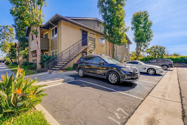 Building Photo - 194 Avenida Descanso