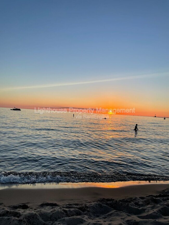 Building Photo - 917 Pearl St