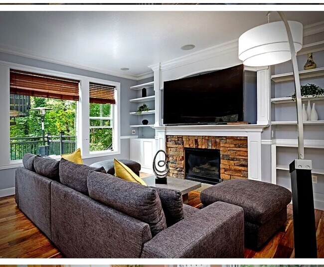 Building Photo - * FULLY FURNISHED * -3 levels, 7 bedrooms , lower level apartment with separate entrance *Home ba...