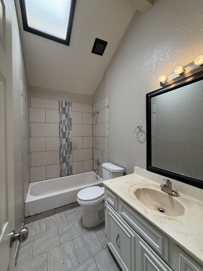 Building Photo - 11708 Sierra Azul Dr