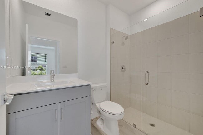 Building Photo - 133 SW 171st Ave