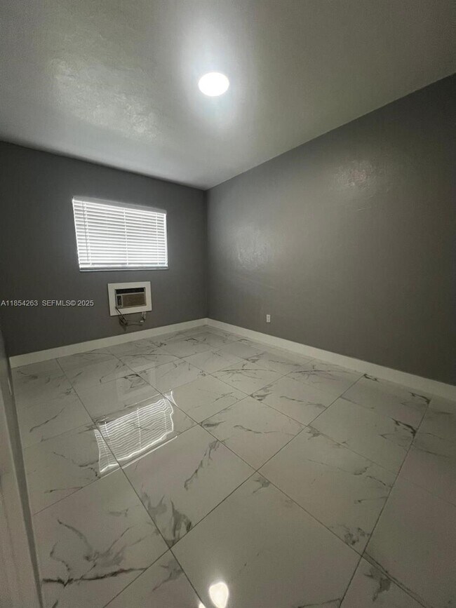 Building Photo - 2090 NW 31st St