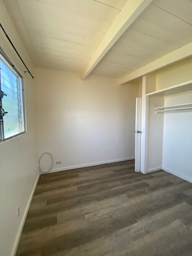 Building Photo - Single Family