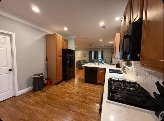 Building Photo - 1032 Lena St NW