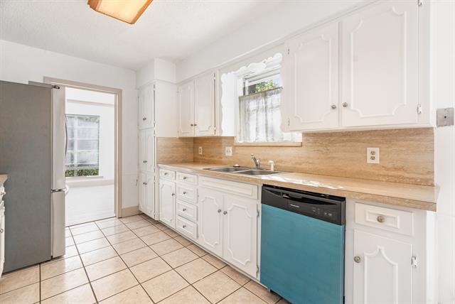 Building Photo - 210 Oak Forest Trail