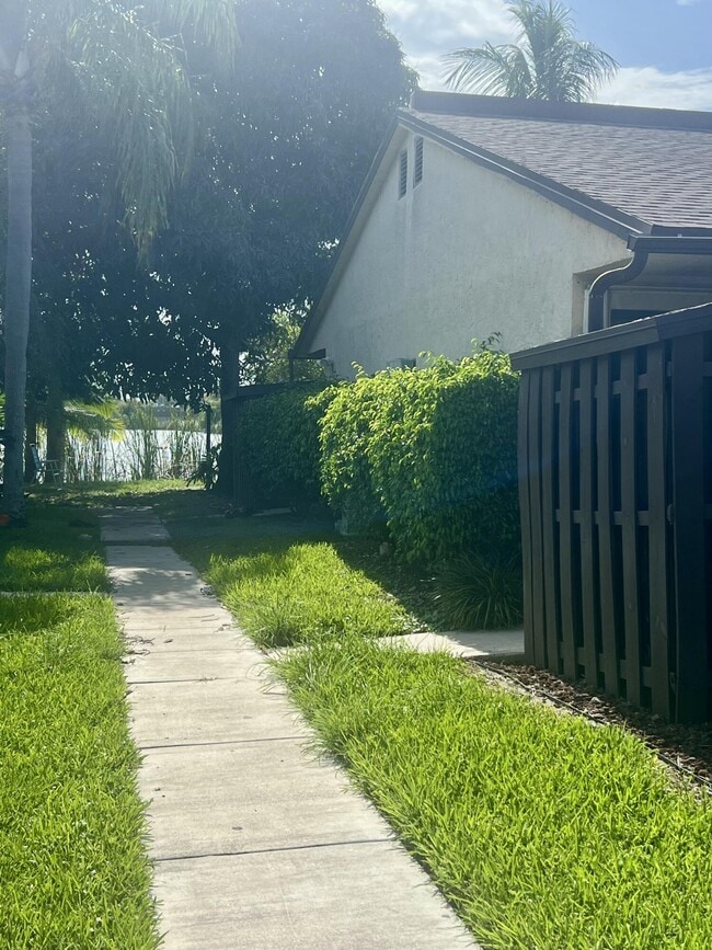 Building Photo - 3104 Waterview Cir