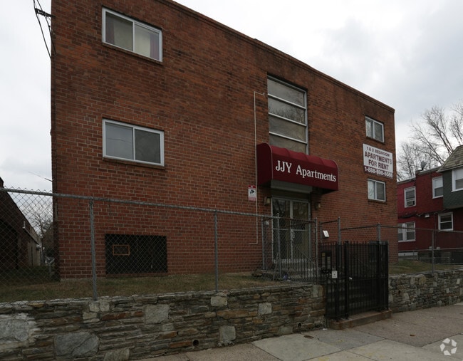 Building Photo - JJY Apartments