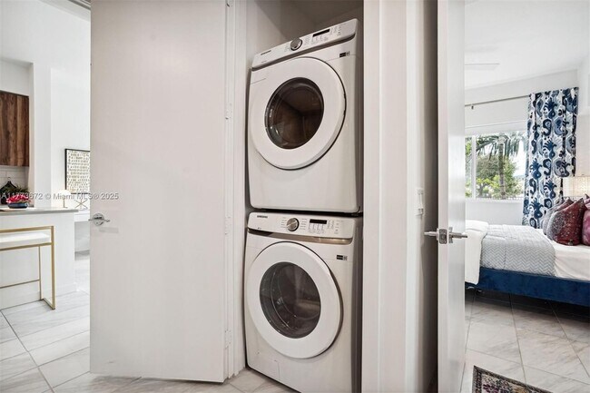 Building Photo - 2095 W Atlantic Ave