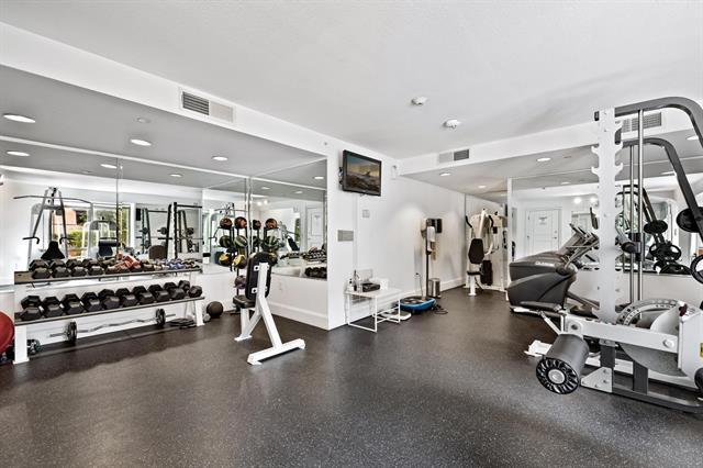 Building Photo - 4242 Lomo Alto Dr