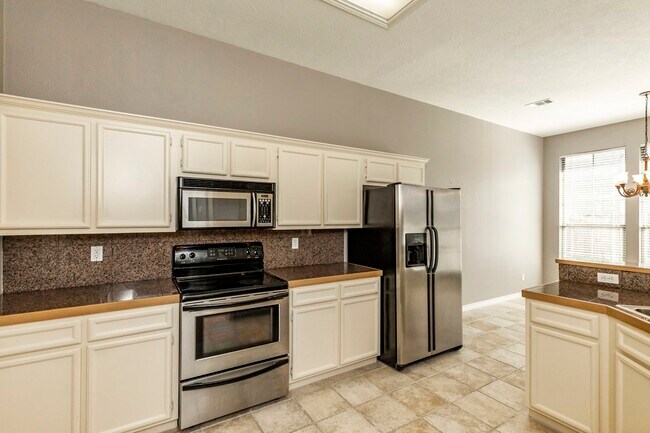 Building Photo - 434 Harbor Oaks Dr