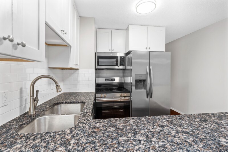 Building Photo - 1013 Fairways Dr