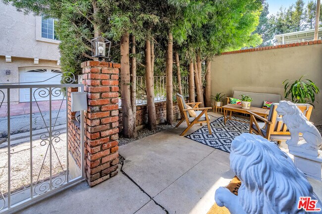 Building Photo - 14238 Dickens St