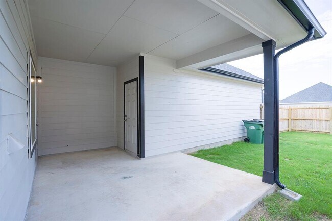 Building Photo - 318 Timber Brook Dr