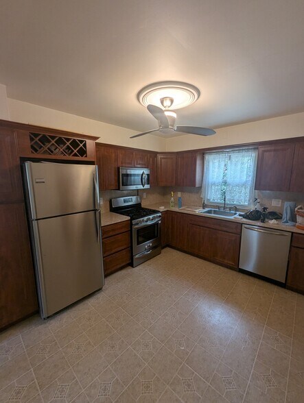 Building Photo - 22 Gaines St