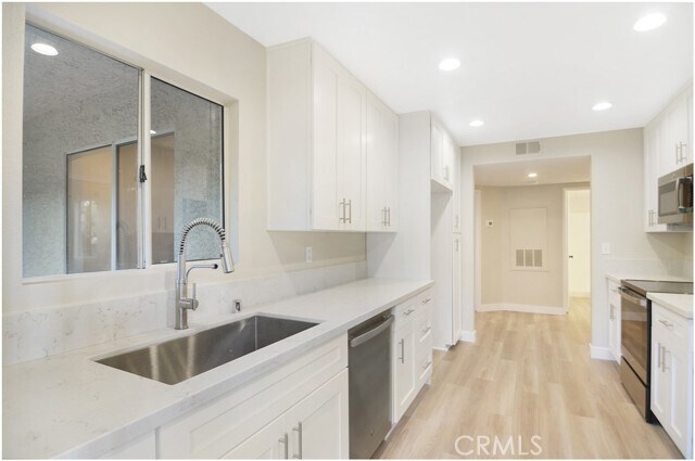 Building Photo - 64 Corniche Dr