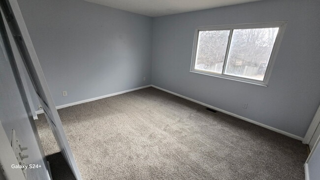 Building Photo - 5515 Dollar Hide S Dr