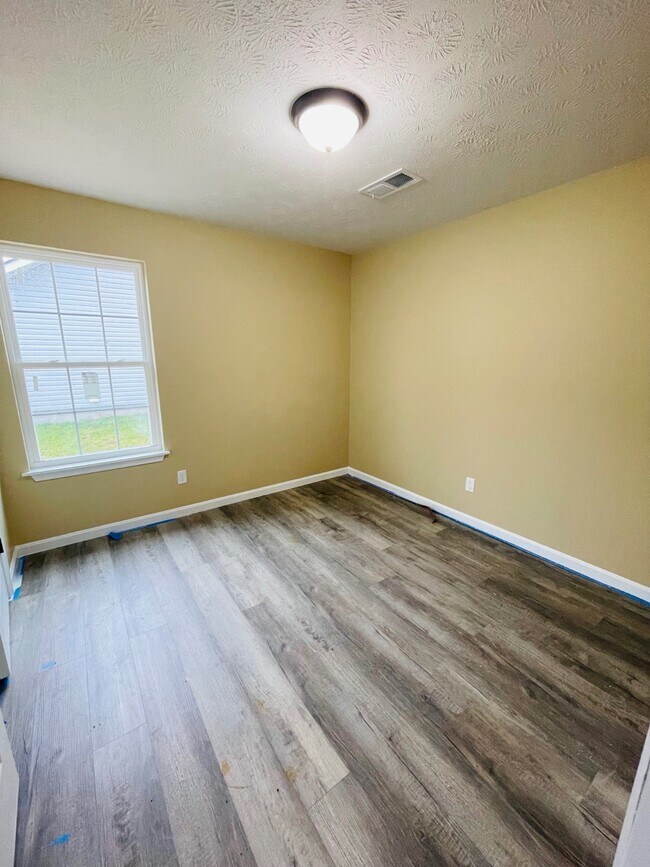 Building Photo - 106 Diane Ct