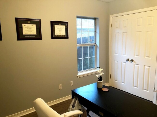 Building Photo - Northgate Village Home.