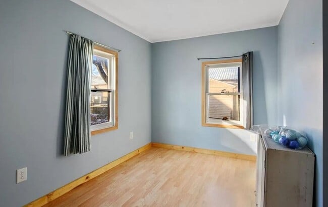 Building Photo - 710 E Park St