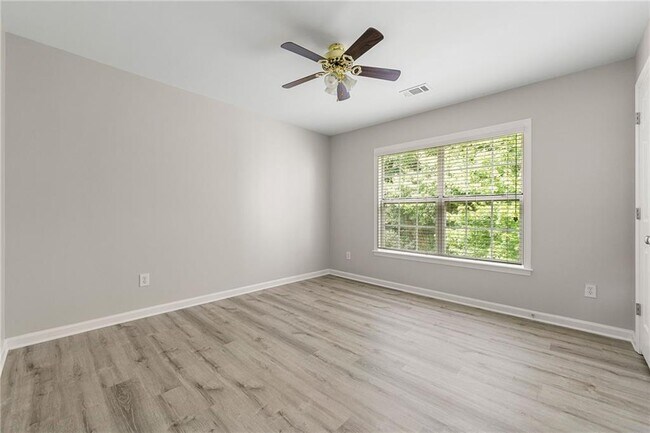 Building Photo - 28 Crystal Downs Way NE
