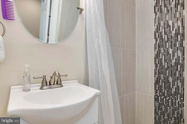 Building Photo - 1720 H St NE