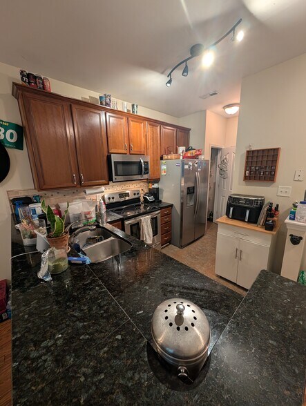 Kitchen - 1535 Sylvia Ct