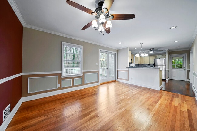 Building Photo - 253 Valley Ridge Dr