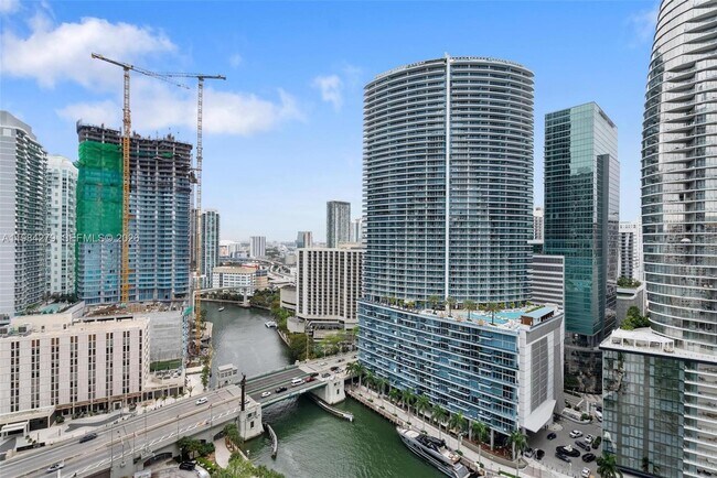 Building Photo - 465 Brickell Ave
