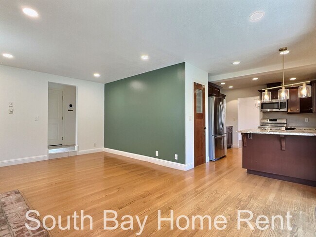 Building Photo - 4BD/3BA - Spacious 2-story Single Family H...