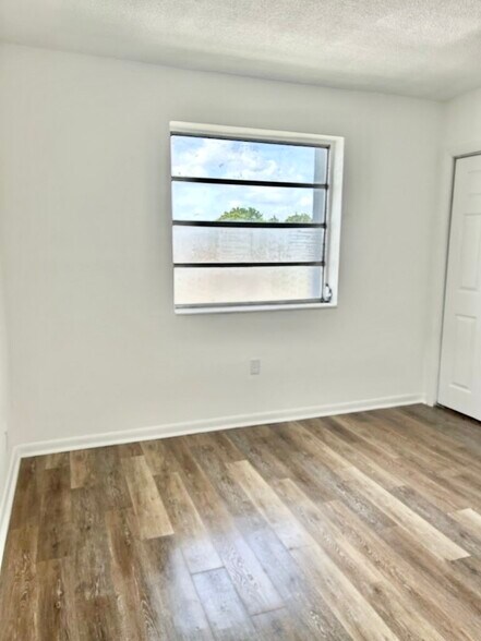 Building Photo - 5100 W Flagler St