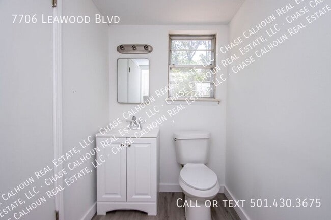 Building Photo - 7706 Leawood Blvd