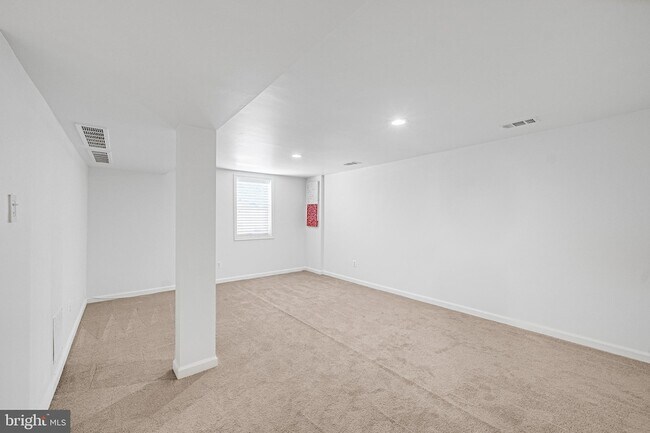 Building Photo - 17515 Sabrina Terrace