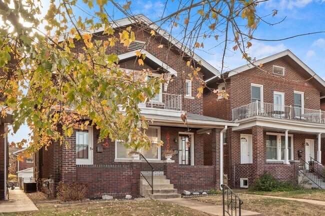 Building Photo - 4918 Tholozan Ave