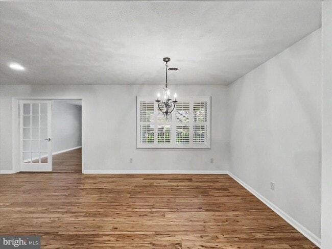 Building Photo - 330 Parkwood Dr