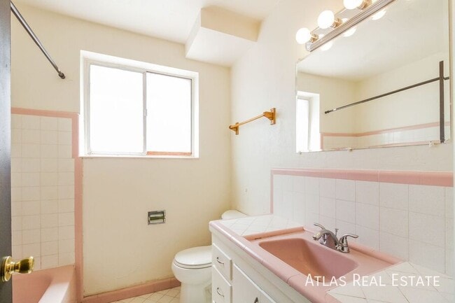 Building Photo - 1365 Emery St W