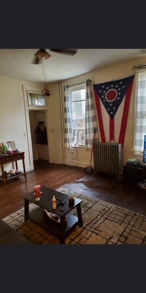 Building Photo - 2230 Ravine St