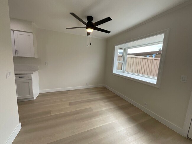 Building Photo - Villa Pacific: Remodeled 2 Bedroom 1.5 Bath Attached Townhouse,