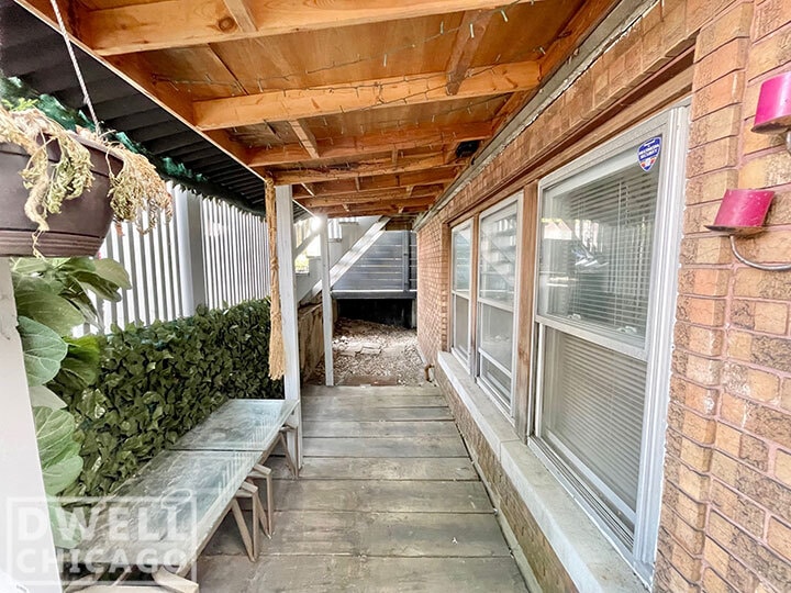 Building Photo - 1809 W Wabansia Ave