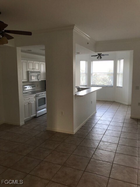 Building Photo - 8450 Kingbird Loop