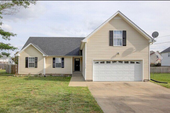 Primary Photo - Freshly Renovated Three Bedroom with Bonus