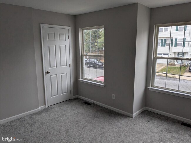 Building Photo - 25 Millstream Rd