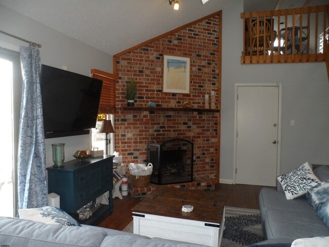 Building Photo - 9400 Ventnor Ave