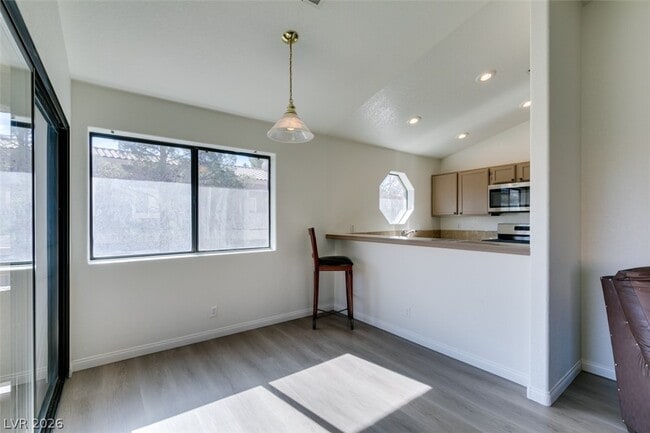 Building Photo - 5054 S Rainbow Blvd