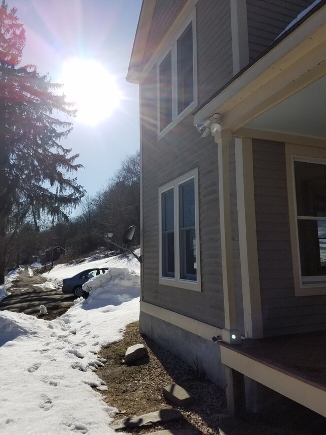 Building Photo - 143 Railroad Ave