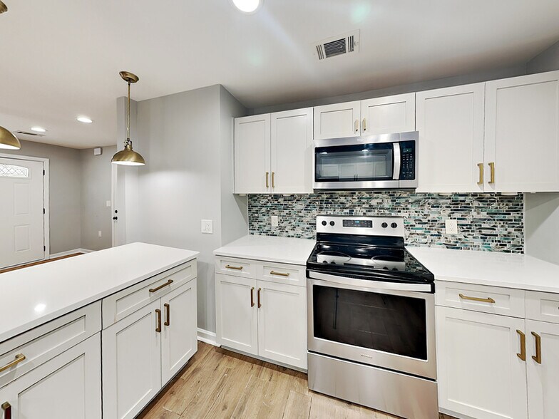 Building Photo - 1770 Springview Rd NW