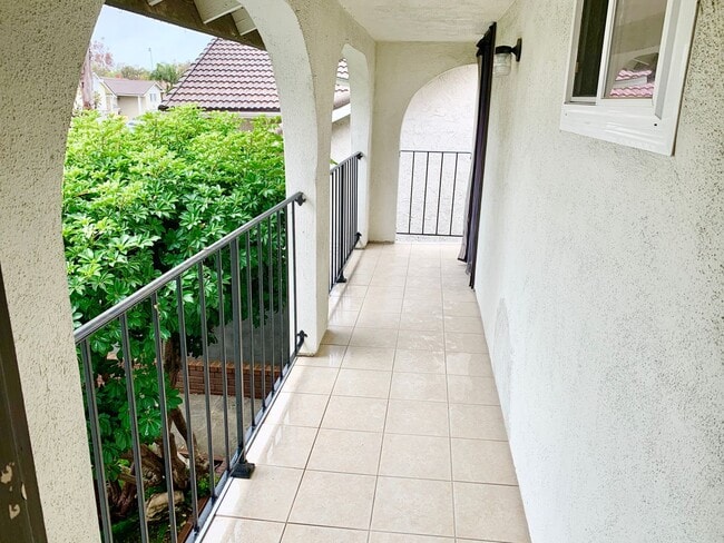 Building Photo - Five Bedroom Single Family Home in Irvine!