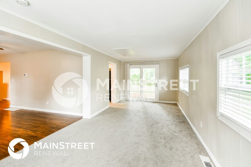 Building Photo - 236 E Haven Dr