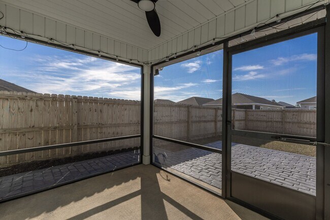 Building Photo - 1 Month FREE with 13 month lease!!!!     4 Bedroom 2 Bath Home in Roberts Cove Community in Foley