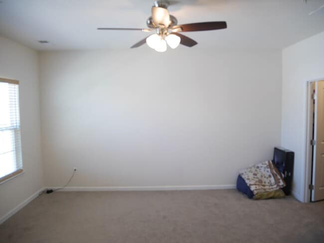 Building Photo - SPACIOUS 4 Bedroom Townhome-Owings Mills, MD