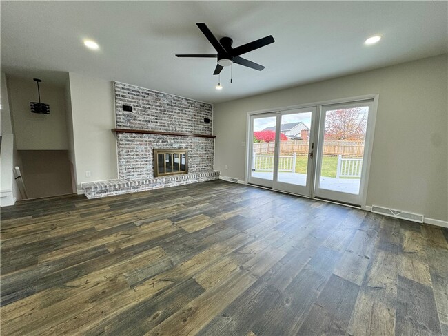 Building Photo - 133 Lincoln Rd